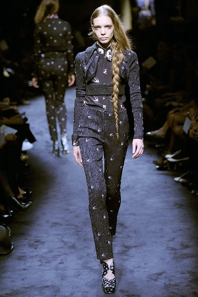 Look 3